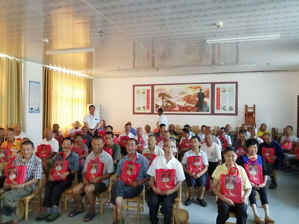 中秋獻愛心  情暖福利院